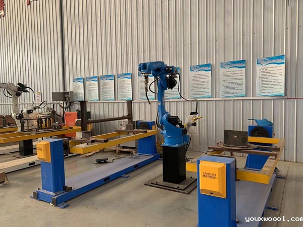 青岛赛邦生产的焊接机器人展示 焊接机器人厂家:焊接机器人如何操作?