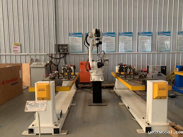 青岛赛邦生产的焊接机器人展示